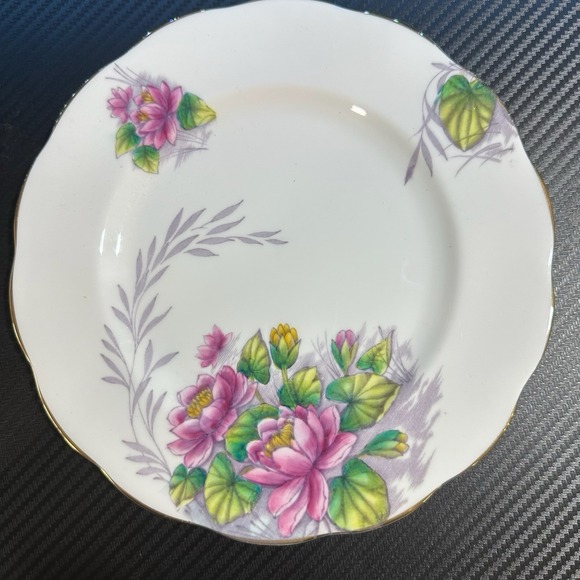 Vintage Royal Albert WATER LILY Salad Plate 8" Flower of the Month Series No. 7 - Picture 1 of 5